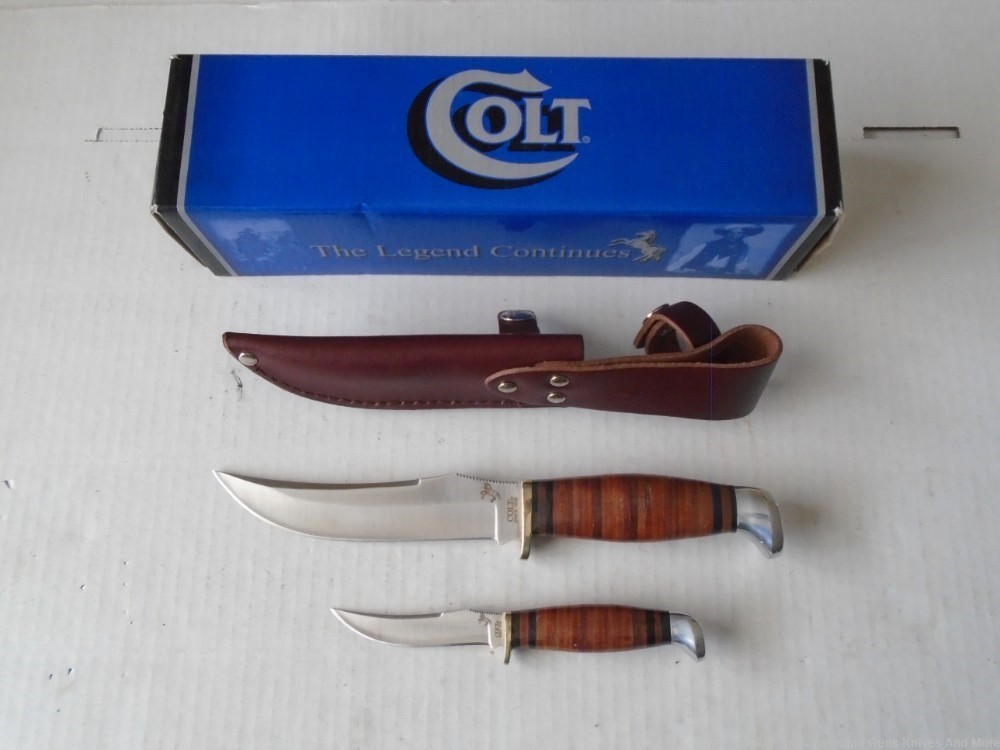 RARE NIB Colt Leather Handle Twin Hunting Knife set CT295CT296 (CT426