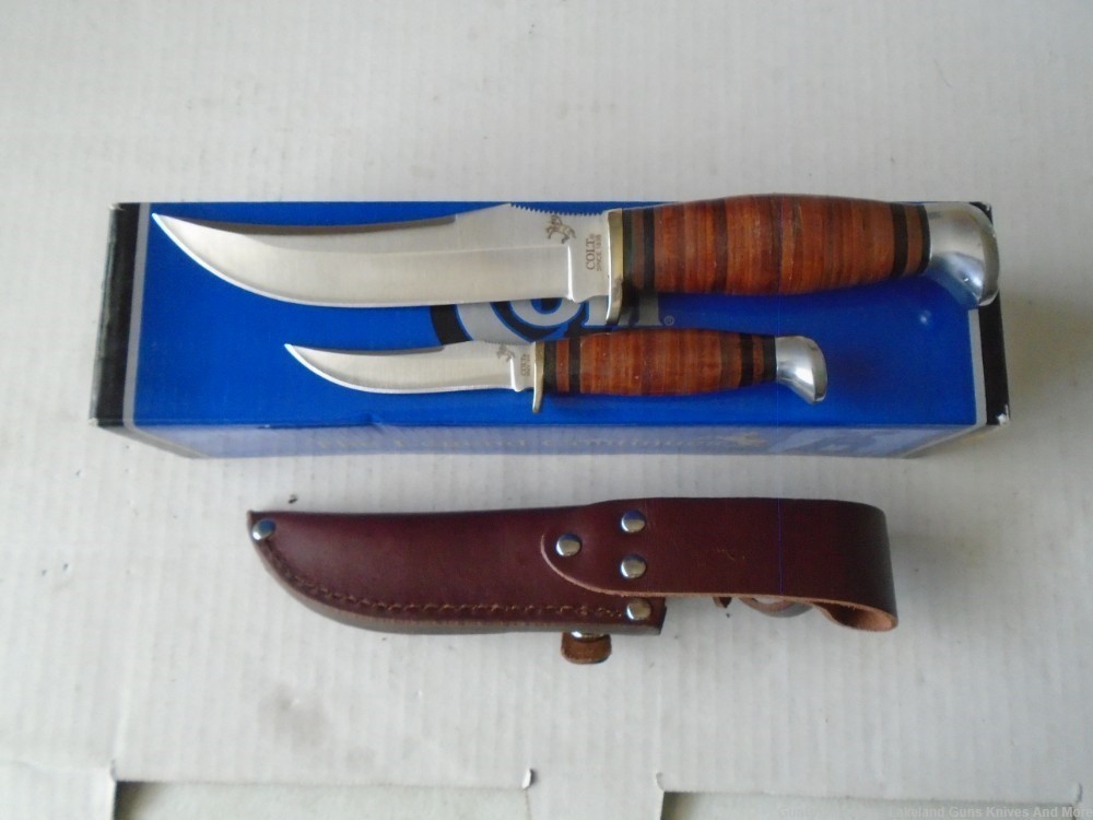 RARE NIB Colt Leather Handle Twin Hunting Knife set CT295CT296 (CT426