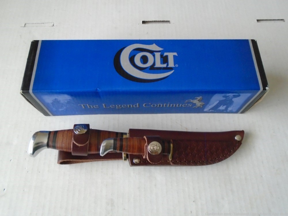 RARE NIB Colt Leather Handle Twin Hunting Knife set CT295CT296 (CT426