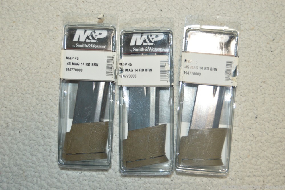 NEW IN BOX Smith & Wesson M&P 45 ACP 14 Round MAGAZINE w/ Compact Adapt-img-0