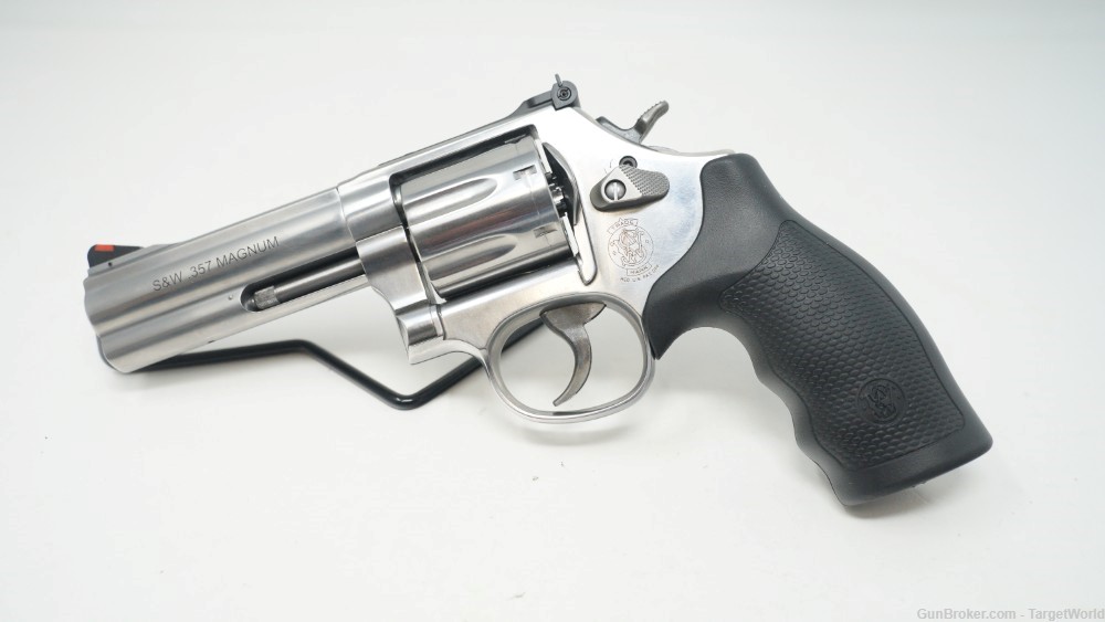 SMITH & WESSON 686 PLUS .357 MAGNUM STAINLESS STEEL 7 ROUNDS (SW164194)-img-0