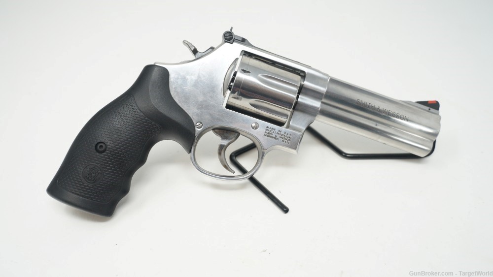 SMITH & WESSON 686 PLUS .357 MAGNUM STAINLESS STEEL 7 ROUNDS (SW164194)-img-1