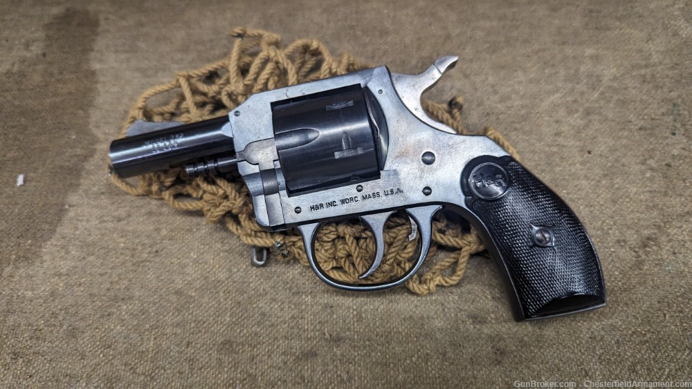 Harrington & Richardson 732 .32 S&W revolver -img-1