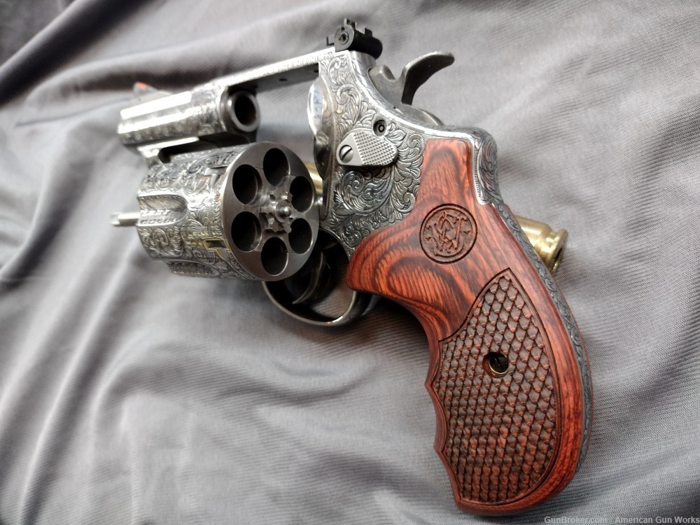 S&W Model 629 Deluxe 44 Mag Revolver. ONLY 20 EVER MADE - ENGRAVED by S&W -img-4