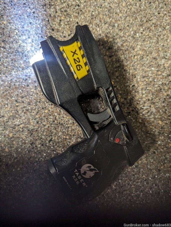 Taser X26 with 2 batteries, 2 cartridges and holster-img-1