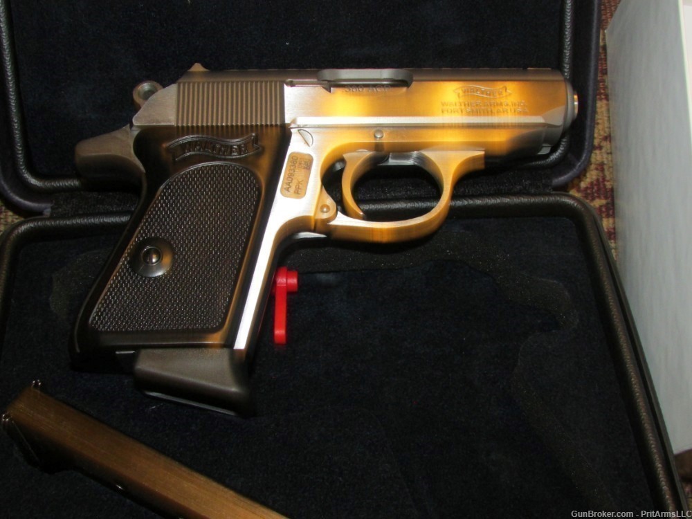  STAINLESS STEEL,WALTHER PPK IN .380, WITH HARD CASE TWO MAGS.-img-4