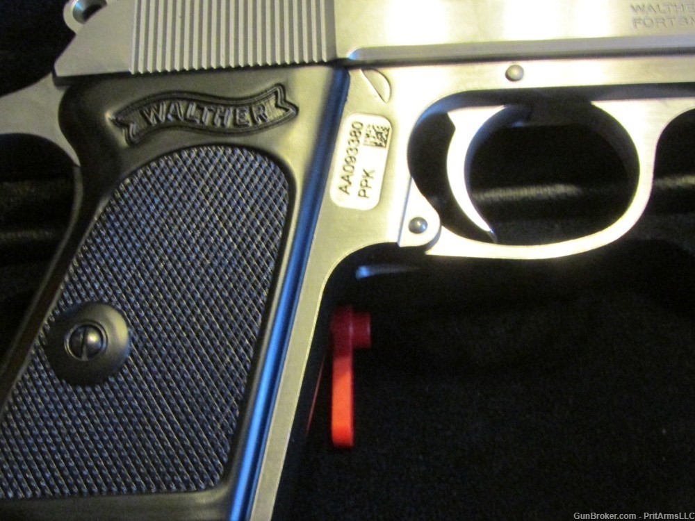  STAINLESS STEEL,WALTHER PPK IN .380, WITH HARD CASE TWO MAGS.-img-3