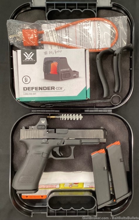 Glock 47 Gen 5 MOS 9mm w/ Vortex Defender 6 MOA, 3 Mags. Used like new-img-1