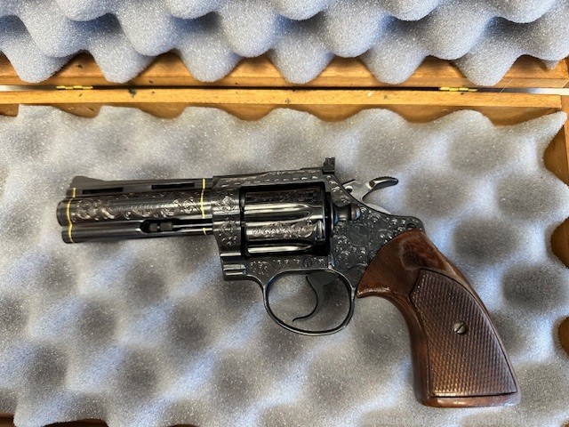 Colt Diamondback 38spc, rare engraving-img-2