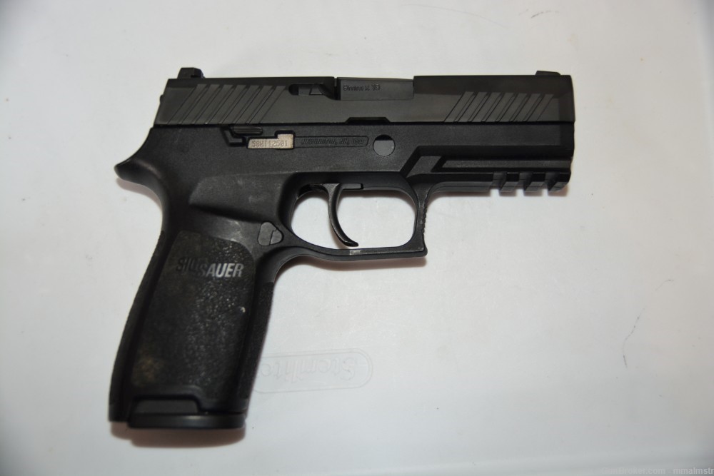 Sig Sauer P320 Carry in 9 mm-img-4