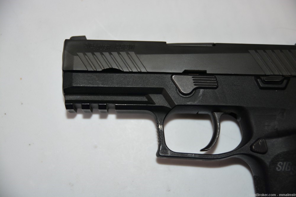 Sig Sauer P320 Carry in 9 mm-img-8