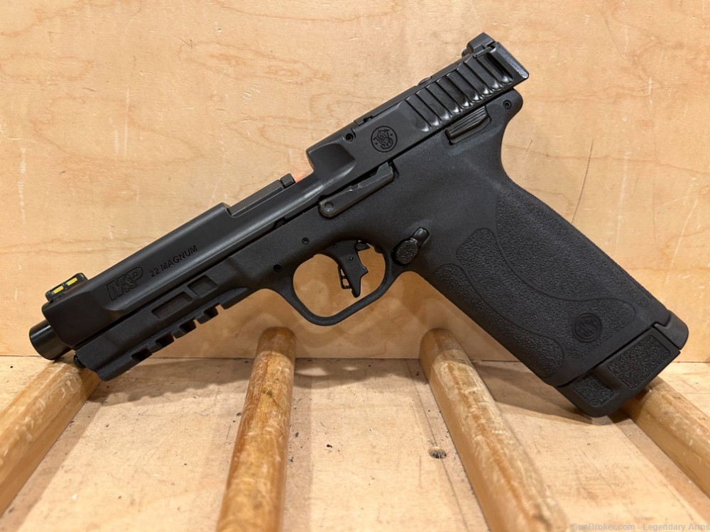 SMITH & WESSON M&P 22MAG MAGNUM #24564-img-1