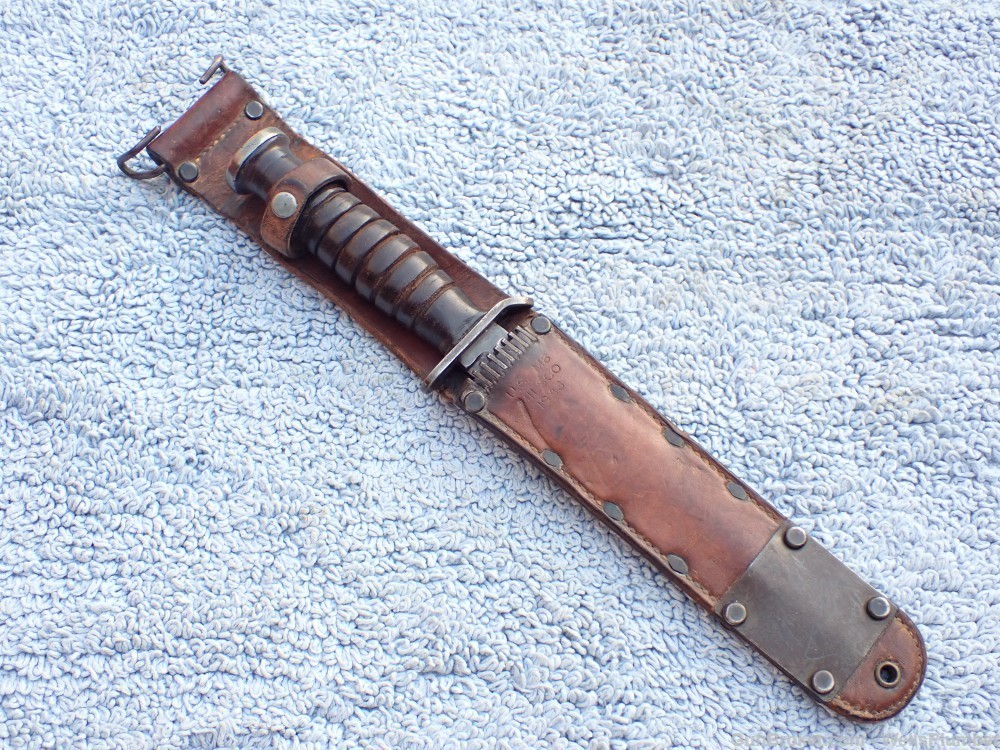US WWII CASE 1943 M3 BLADE MARKED FIGHTING KNIFE WITH M6 MILSCO SCABBARD-img-8