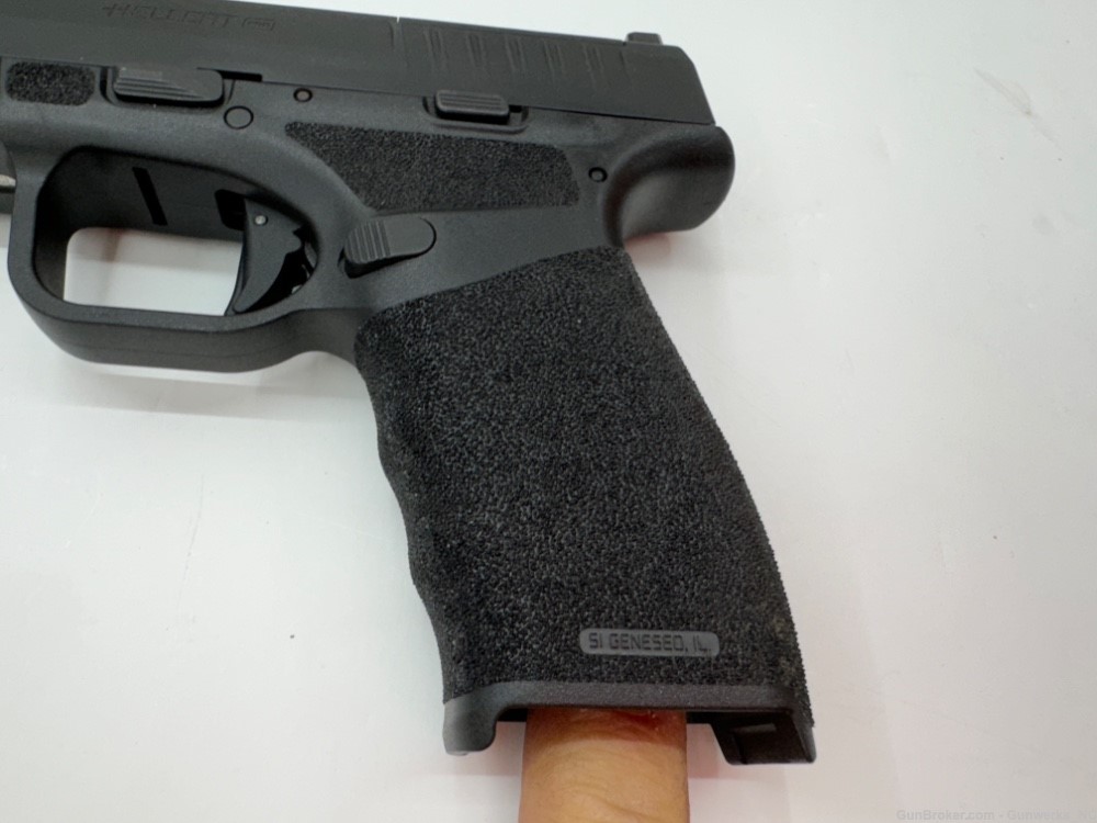 Springfield Hellcat 9mm Semi-Auto Pistol -Value Pack -  Red Dot base plate-img-15