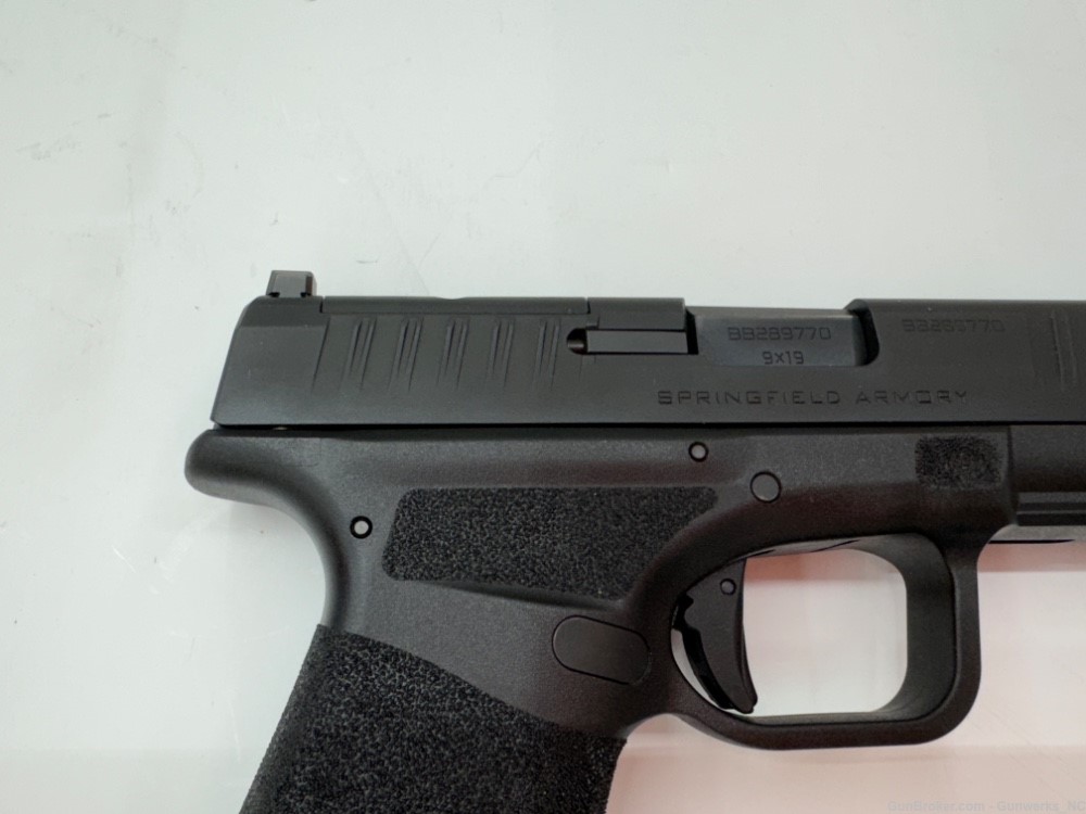 Springfield Hellcat 9mm Semi-Auto Pistol -Value Pack -  Red Dot base plate-img-10
