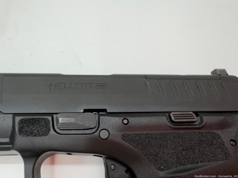 Springfield Hellcat 9mm Semi-Auto Pistol -Value Pack -  Red Dot base plate-img-13