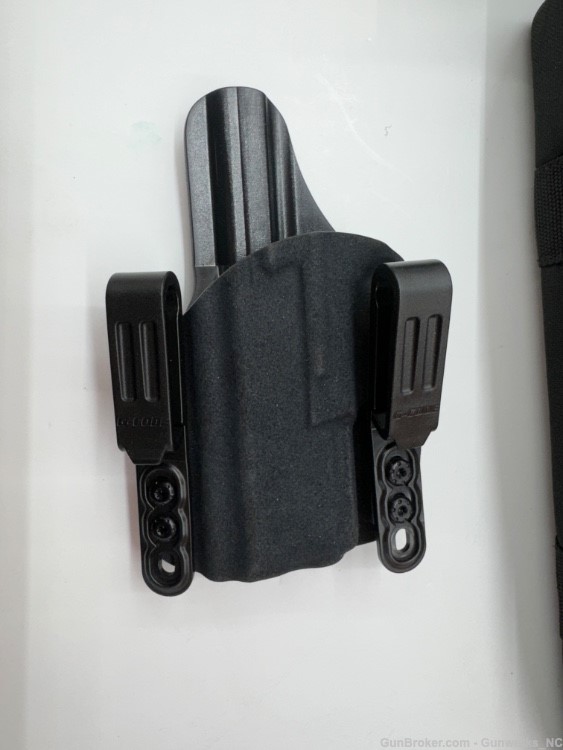 Springfield Hellcat 9mm Semi-Auto Pistol -Value Pack -  Red Dot base plate-img-5