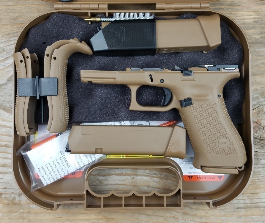GLOCK 19X GEN-5 FRAME Coyote Complete w/ Backstraps & CASE 3 Mags-img-0