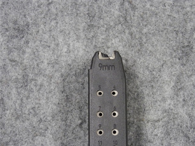 GLOCK 19 FACTORY 33rd MAGAZINE (NEW CONDITION)-img-2