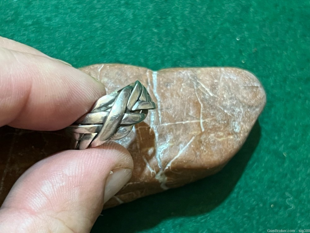VINTAGE NATIVE AMERICAN STERLING SILVER PUZZLE RING / 7 Gr.-img-1