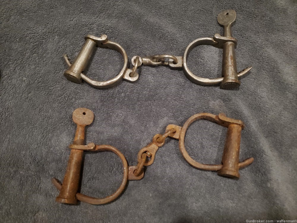 CHOICE - Old West Style 1860-1880's Sheriff's Adjustable Working Handcuffs-img-1