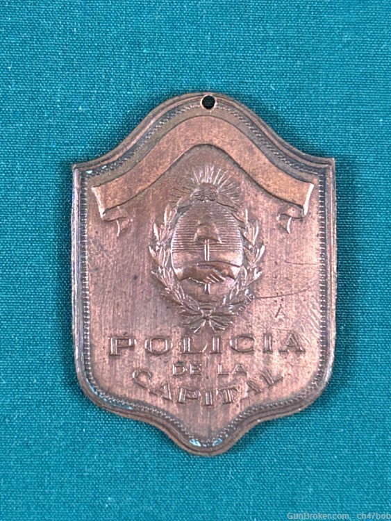 ARGENTINE COAT OF ARMS POLICIA de la CAPITAL medal badge -img-2