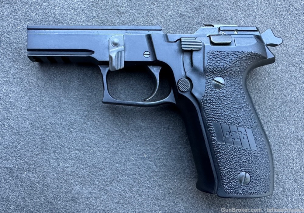 Early Sig Sauer P226R Pre MK25 Navy Special Edition 9mm, Made in 2010-img-31