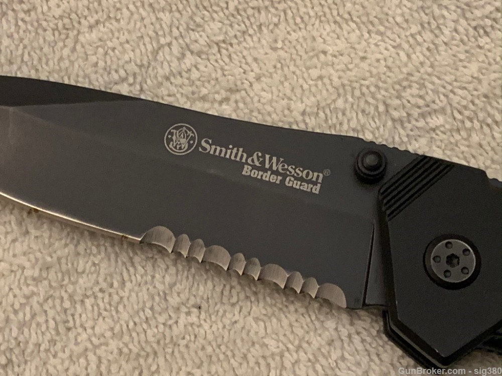 2 SMITH & WESSON TACTICAL KNIVES BORDER GUARD & EXTREME OPS-img-3