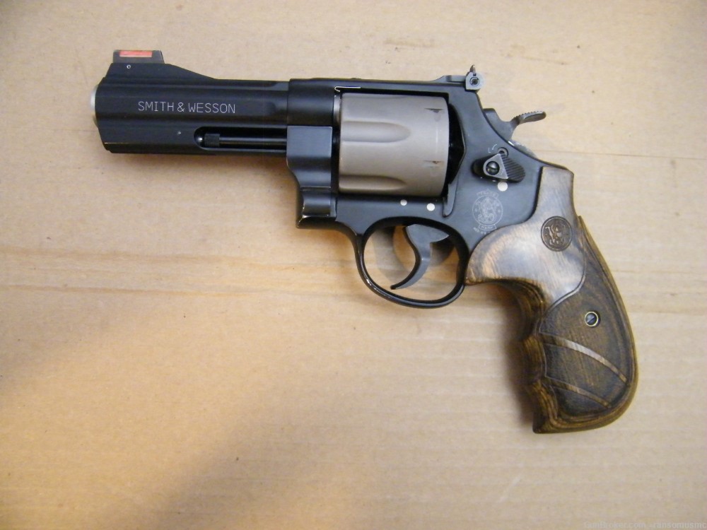 Smith and Wesson 329PD .44 Mag 4" AirLite 163414-img-2