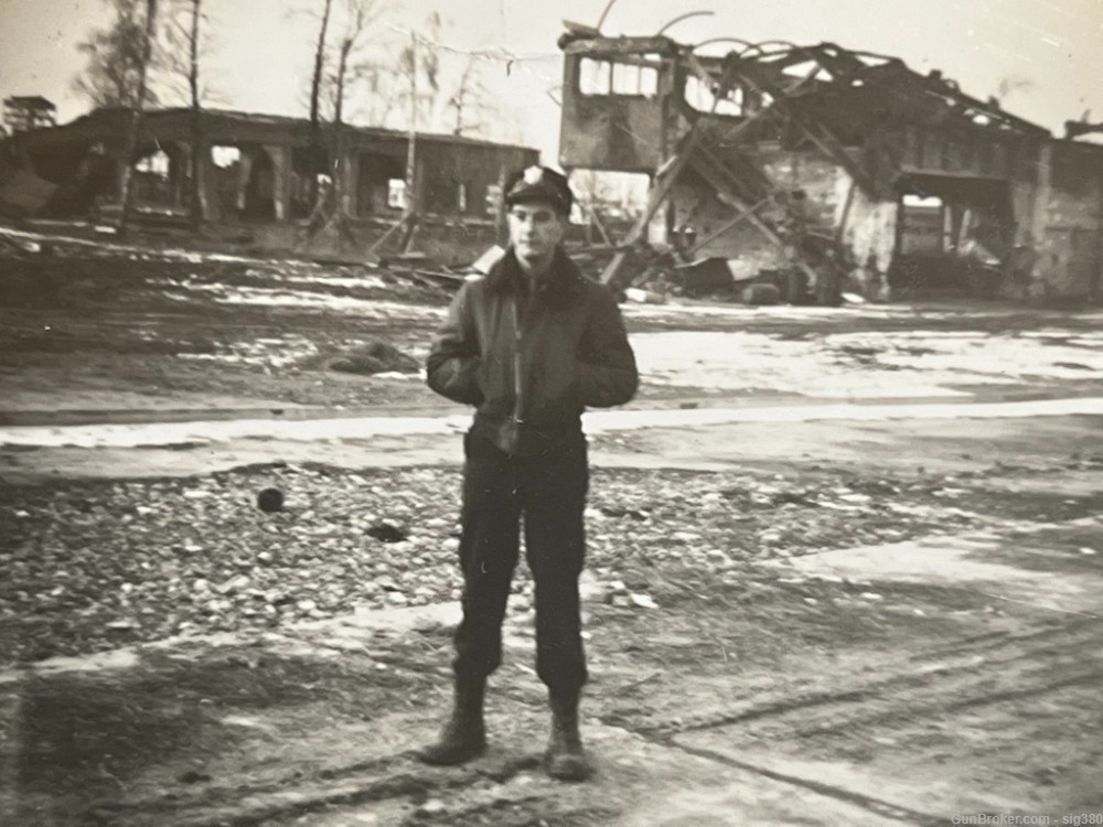 WWII US AIR CORP OFFICER IN B17 & BOMBED ARIA-img-2