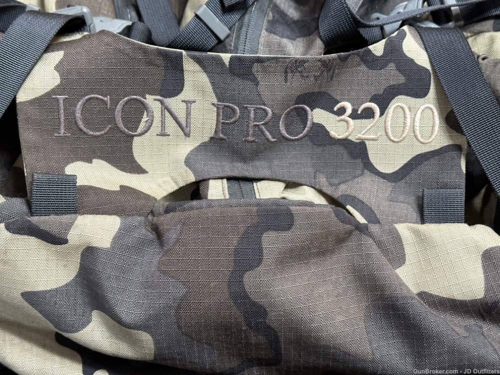 KUIU ICON PRO 3200 L/XL BACKPACK CARBON FIBER FRAME 99% CONDITION-img-3