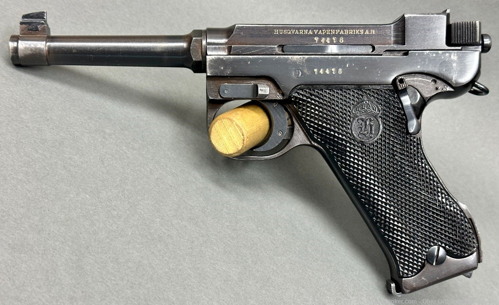 Swedish made Husqvarna Lahti M40 Pistol-img-0