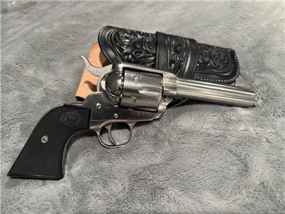 2007 New Ruger Vaquero with Holster.