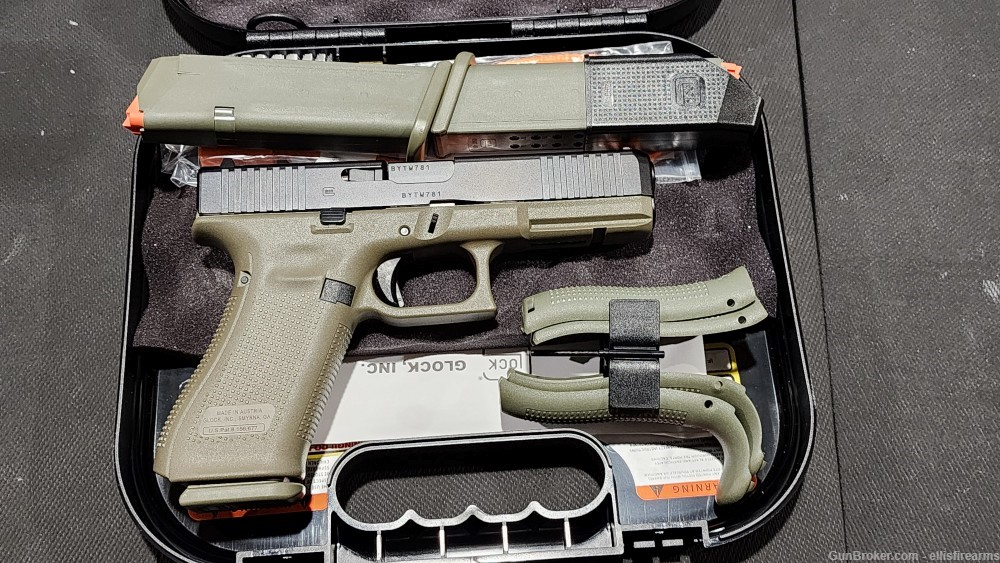 Glock 17 gen5 Battlefield Green 4.5" 9mm 3-17rd mags, PA175S203BFG-img-3