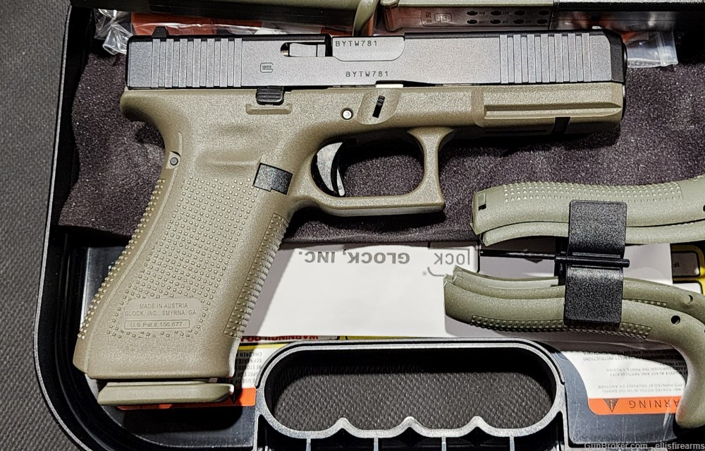 Glock 17 gen5 Battlefield Green 4.5" 9mm 3-17rd mags, PA175S203BFG-img-4