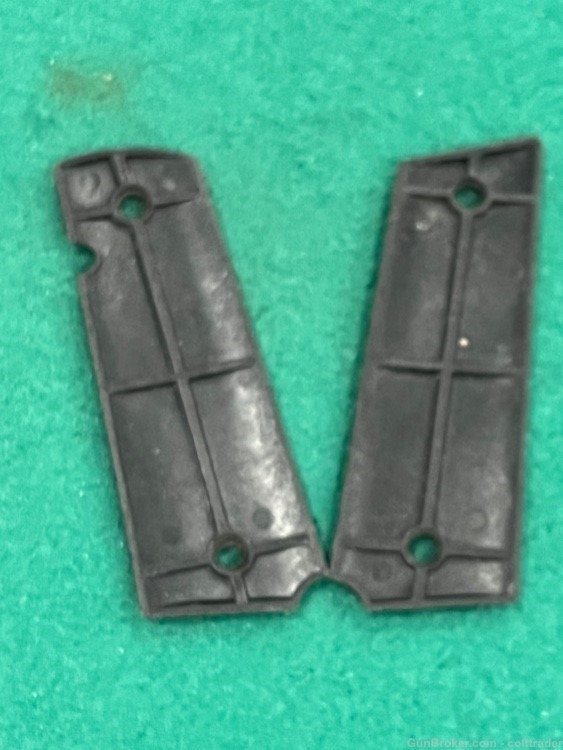 1911 Pistol Plastic Grips unknown manufacturer used-img-0