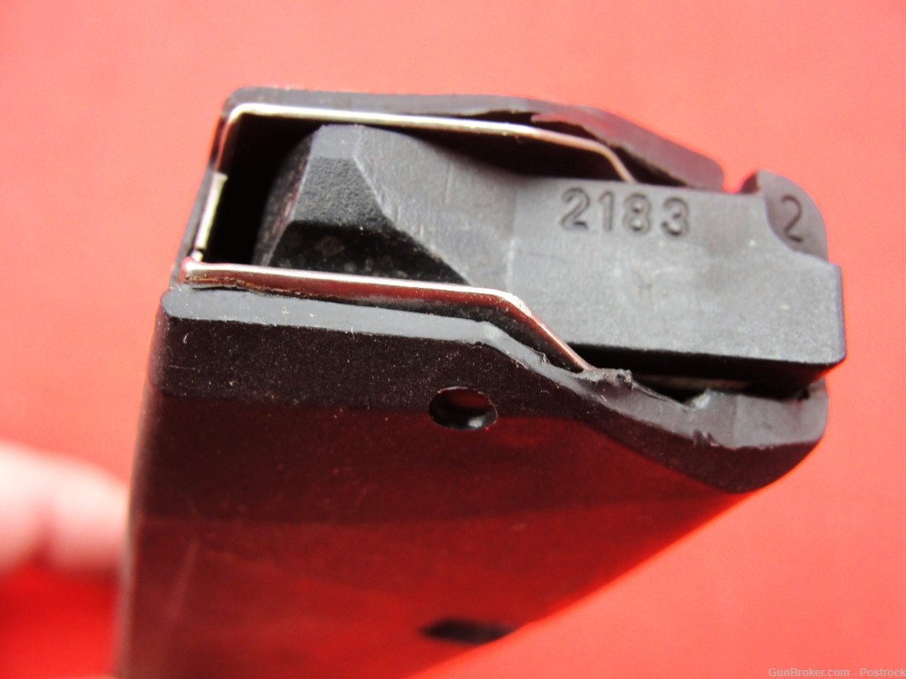 Glock 17 G17 10 rd 9 mm  factory magazine damaged-img-3