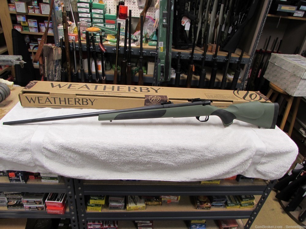 Weatherby Vanguard 300 win mag Synthetic Green w/ box-img-1