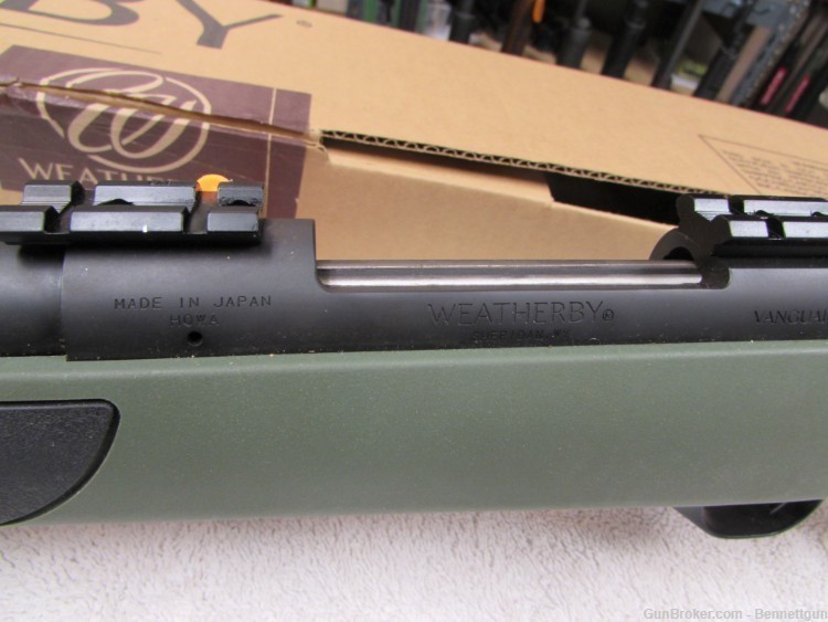 Weatherby Vanguard 300 win mag Synthetic Green w/ box-img-8