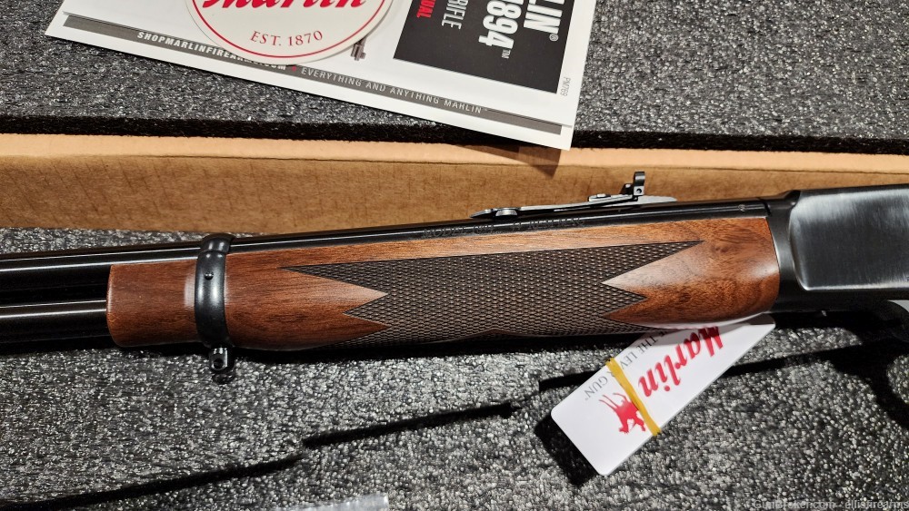 Marlin 1894 Classic Lever action Blued & Walnut 20.2" 44mag 70401 NEW-img-8