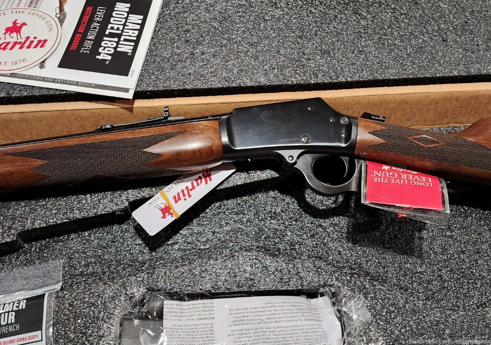 Marlin 1894 Classic Lever action Blued & Walnut 20.2" 44mag 70401 NEW-img-6