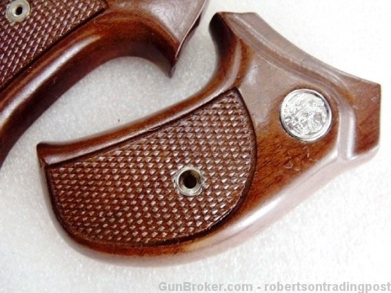 Sile Walnut Combat Grips for S&W J Round Smith & Wesson Banana type sil711-img-4