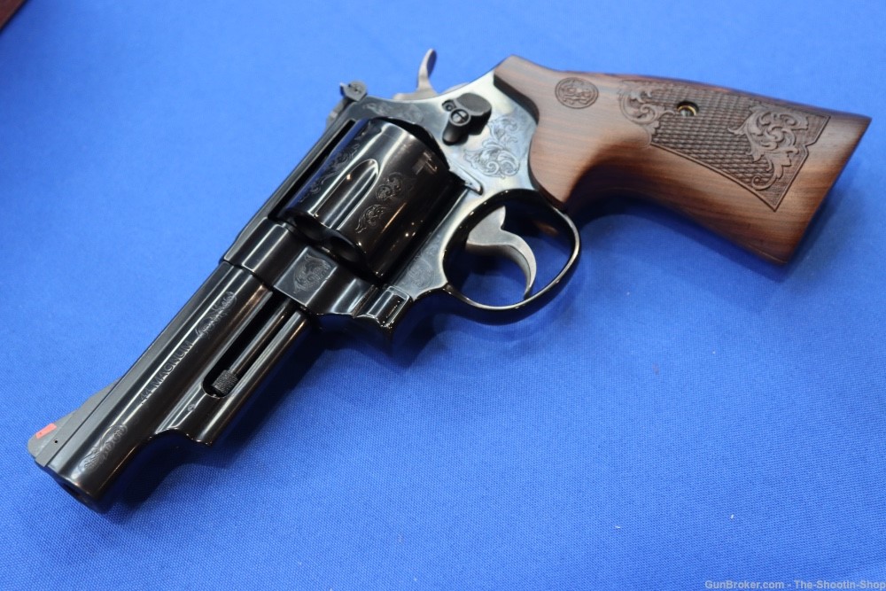 Smith & Wesson Model 29 Deluxe Revolver 44MAG ENGRAVED S&W 44 Mag 4" Blued-img-37