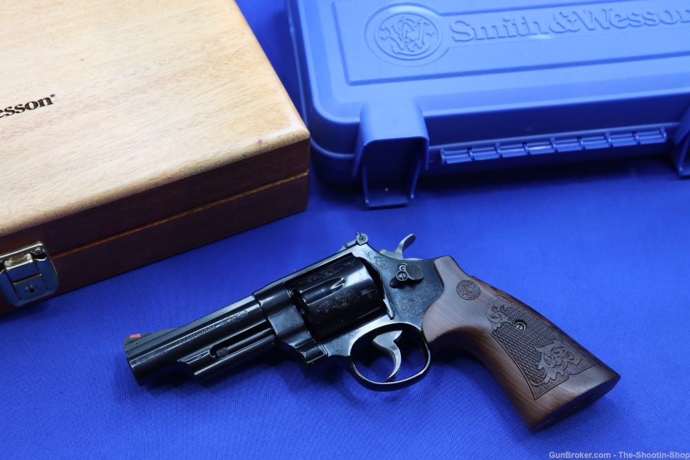 Smith & Wesson Model 29 Deluxe Revolver 44MAG ENGRAVED S&W 44 Mag 4" Blued-img-44