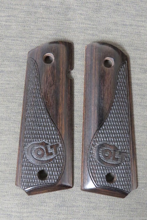 1911 Government Silverblack / Dark Brown Grips Colt Serpentine Logo Wood-img-0