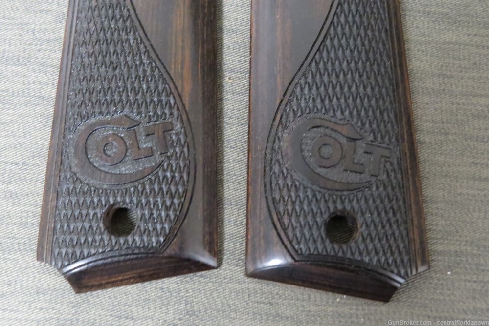 1911 Government Silverblack / Dark Brown Grips Colt Serpentine Logo Wood-img-1