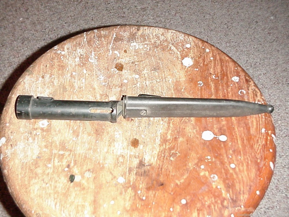 FN FAL c-type socket bayonet.-img-0