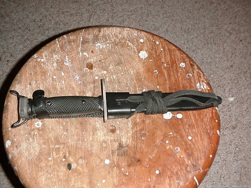 Unmarked Colt M16 bayonet-img-0