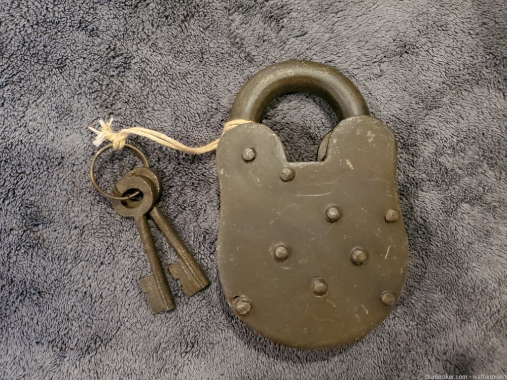 Old West Style SAN QUENTIN PRISON DEATH ROW Padlock w/ Keys antique Looking-img-1