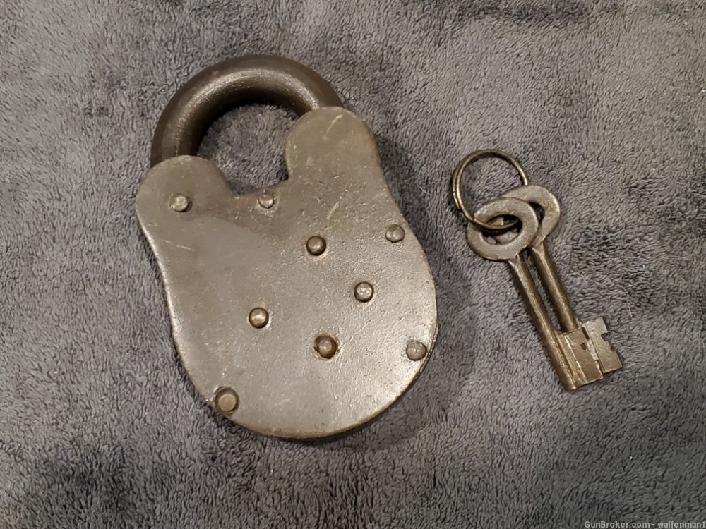 Old West 1870's Style Antique Looking Colt Factory Padlock with Keys-img-1